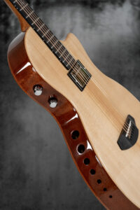 Guitare Enoc - Lullaby - ©Artis Reflex - côté