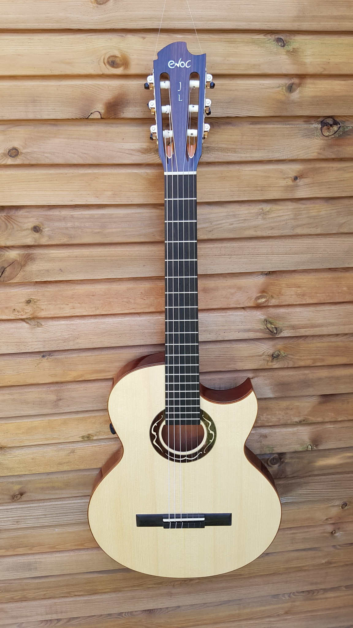 Guitare electro acoustique