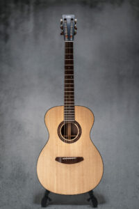 Guitare Enoc - M.00 - @Artis Reflex - face